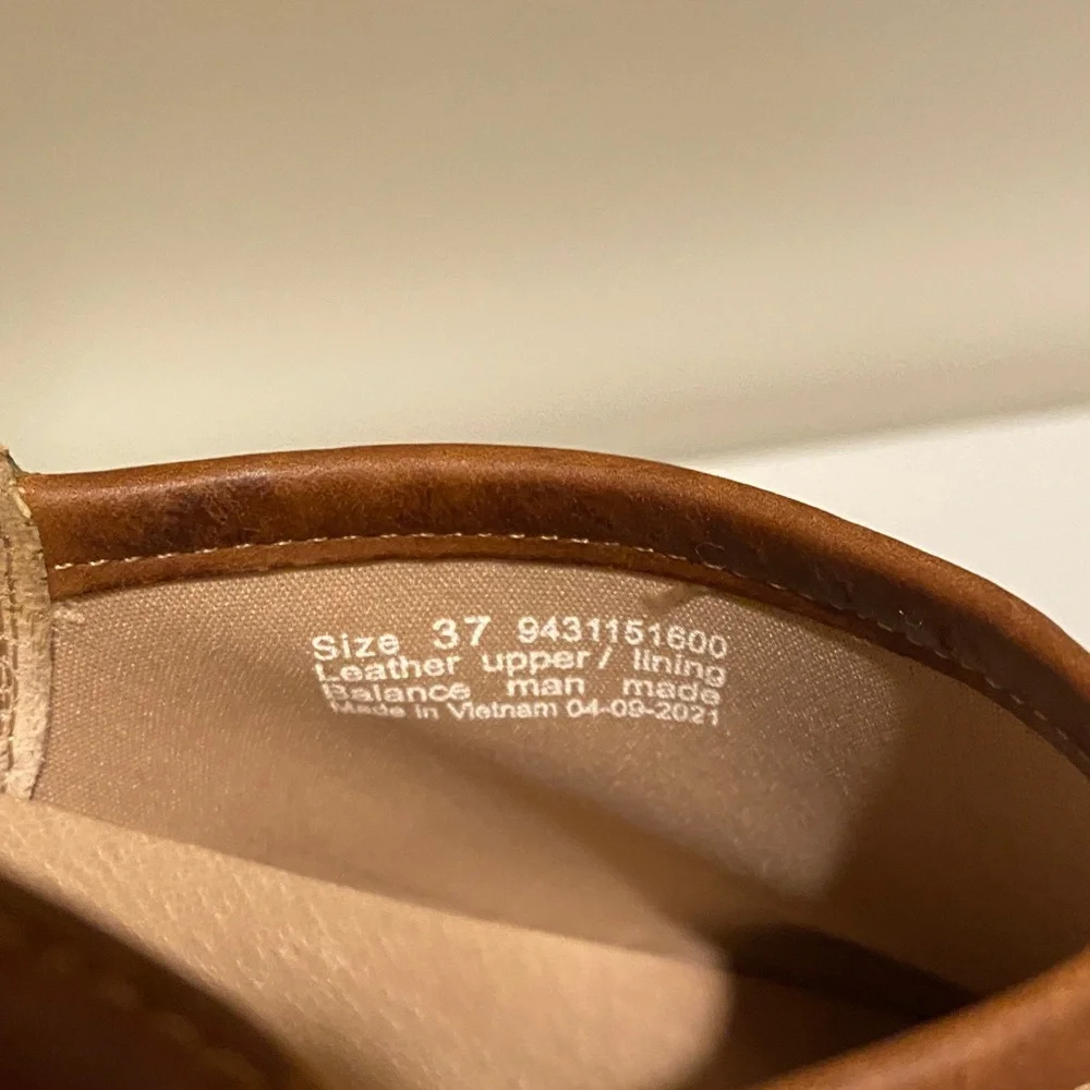 Dansko Tan and Brown Leather clogs - Picture 6 of 8